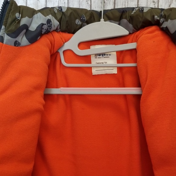 Old Navy Kids Large Camo Fleece Lined Vest - Picture 3 of 5